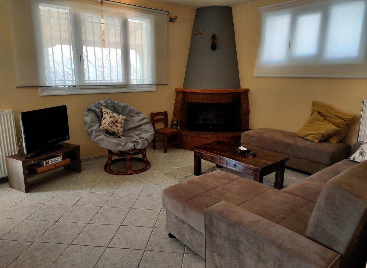 Вилла Polytimi House Калаврита Экстерьер фото